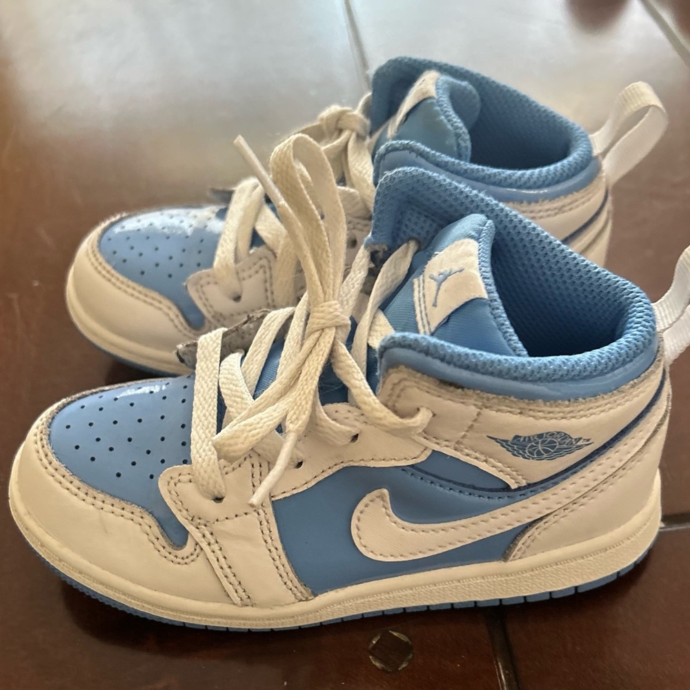 Nike Jordan 1 Mid SE Blue and White Toddler Sneakers